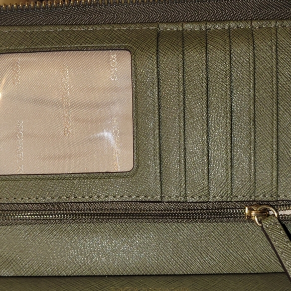 Large Leather Smartphone Wristlet (Olive Green) - Picture 3 of 5